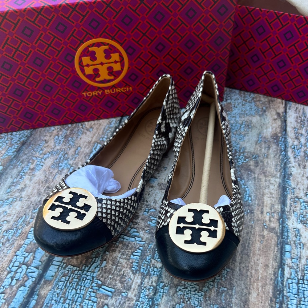 Brand New RARE Tory Burch Minnie Flat